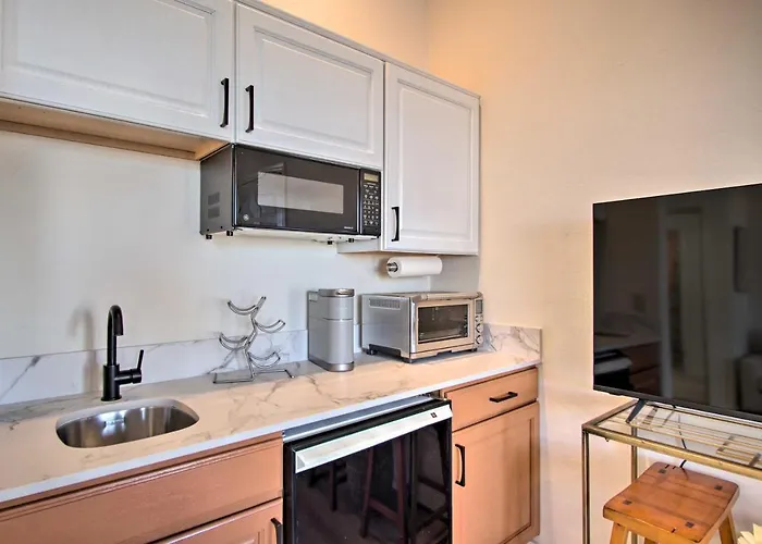 Valley In 55+ Community! (adults Only) Green Valley